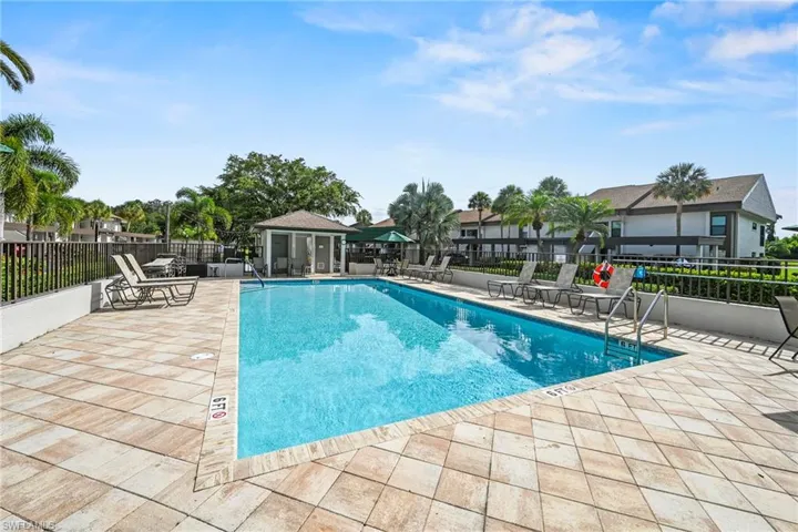 5830 Trailwinds Dr 824, Fort Myers, Florida 33907