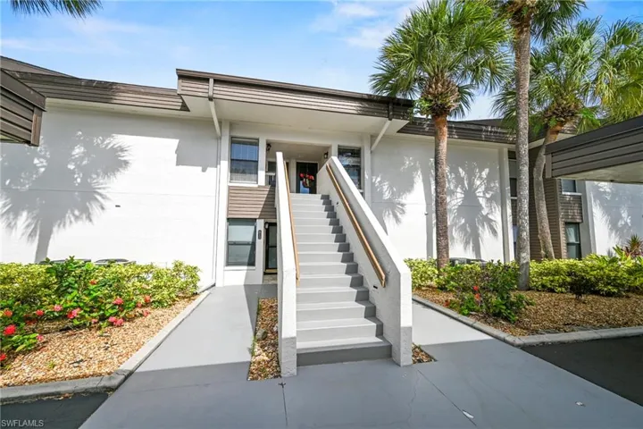 5830 Trailwinds Dr 824, Fort Myers, Florida 33907