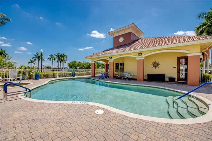 Heated pool/spa overlooking the water with fountain!