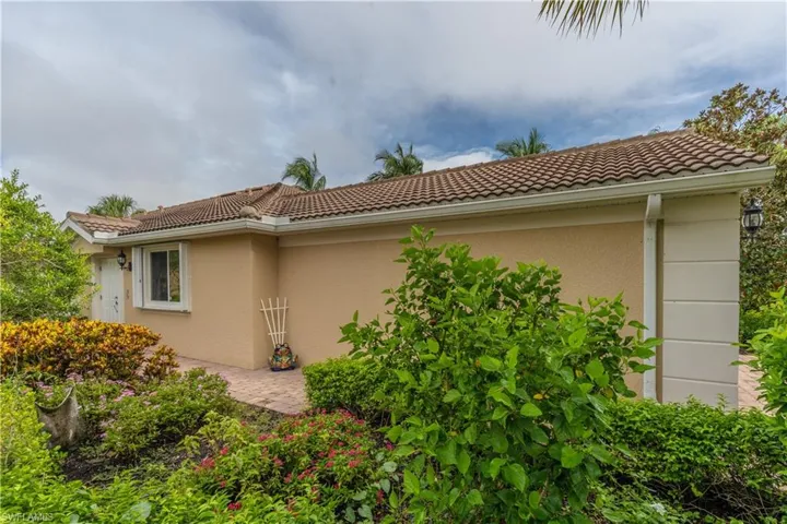 8687 Genova Ct, Naples, Florida 34114