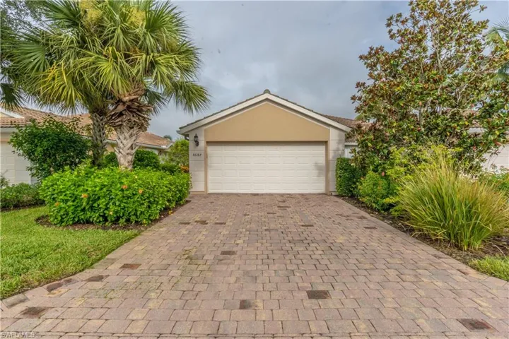 8687 Genova Ct, Naples, Florida 34114