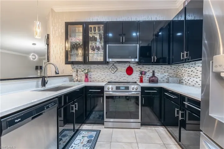 8687 Genova Ct, Naples, Florida 34114