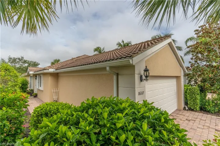8687 Genova Ct, Naples, Florida 34114