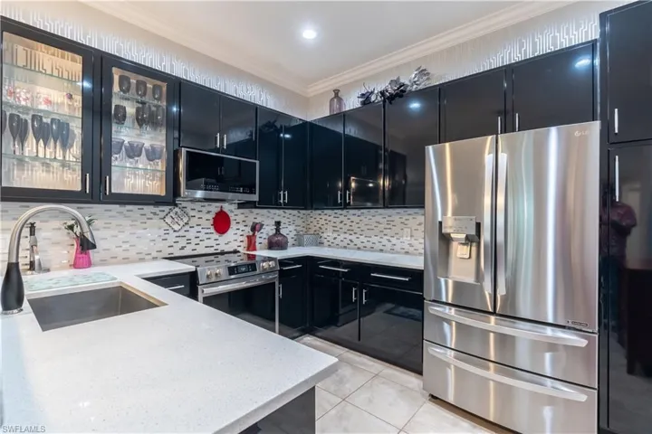 8687 Genova Ct, Naples, Florida 34114