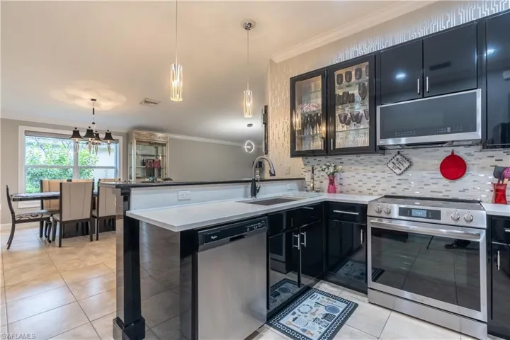 8687 Genova Ct, Naples, Florida 34114