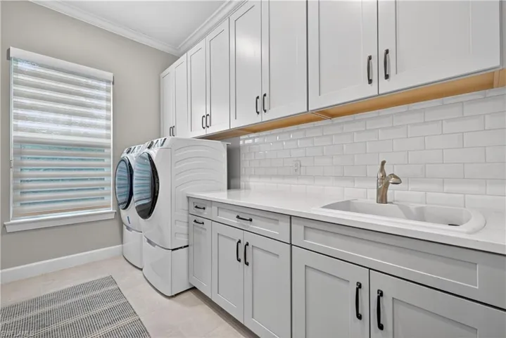 8709 Cavano St, Naples, Florida 34119