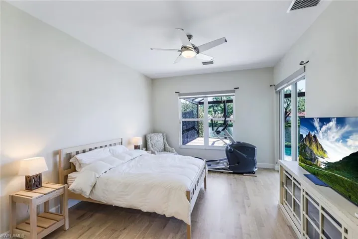199  Vista  LN, Naples, FL 34119
