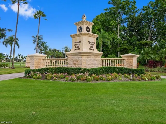 199  Vista  LN, Naples, FL 34119