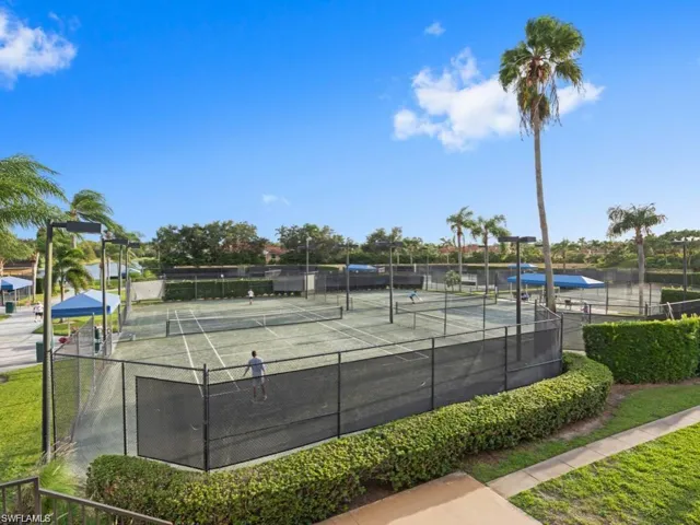 199  Vista  LN, Naples, FL 34119