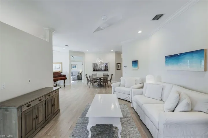 199  Vista  LN, Naples, FL 34119