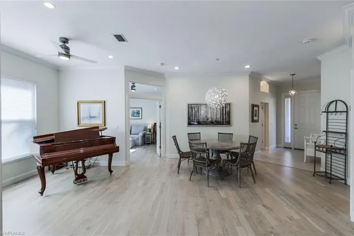 199  Vista  LN, Naples, FL 34119