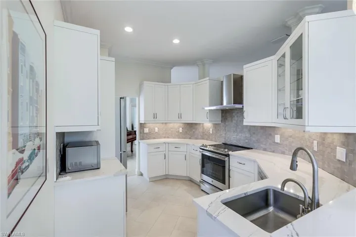 199  Vista  LN, Naples, FL 34119