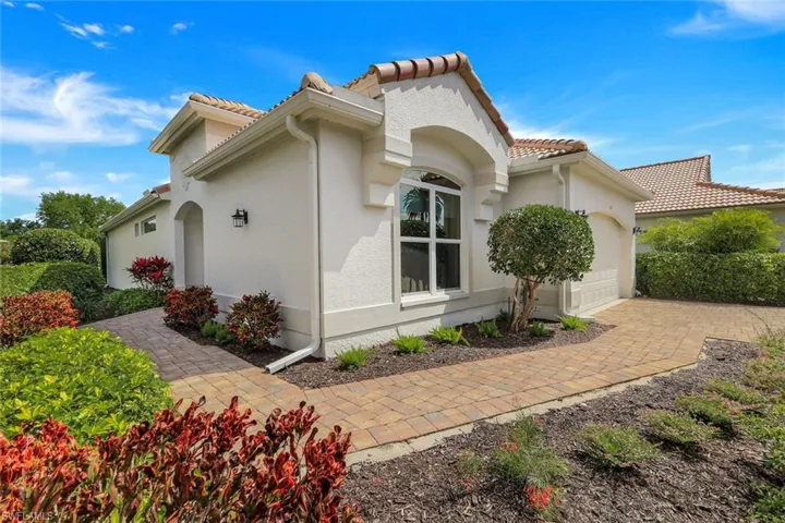 199  Vista  LN, Naples, FL 34119