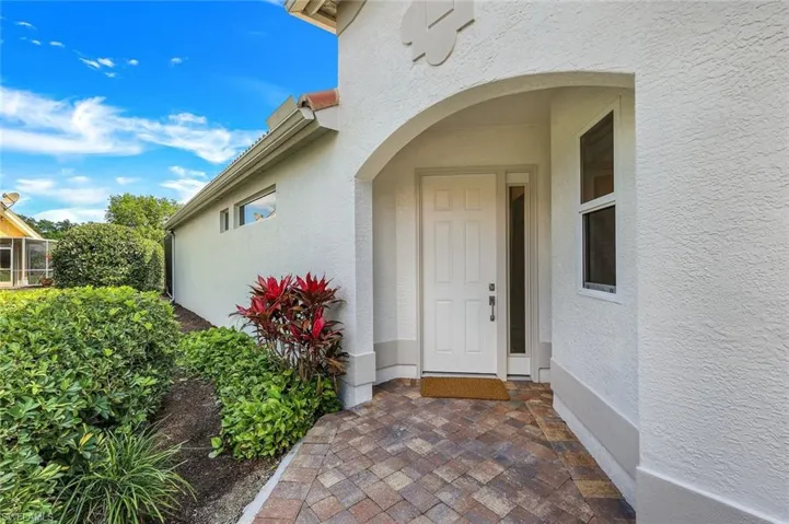 199  Vista  LN, Naples, FL 34119