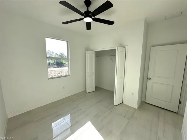 472  Lillon S AVE, Lehigh Acres, FL 33974