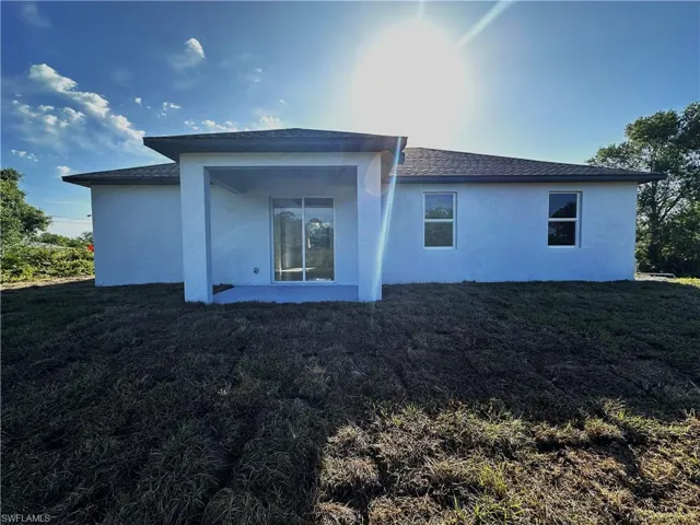 472  Lillon S AVE, Lehigh Acres, FL 33974