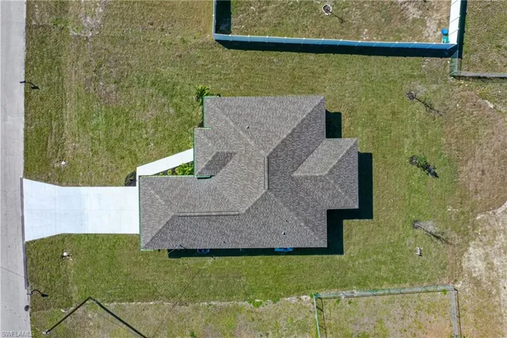 Birds eye view of property