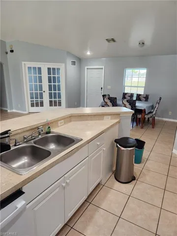 1627 S Gator Cir, Cape Coral, Florida 33909