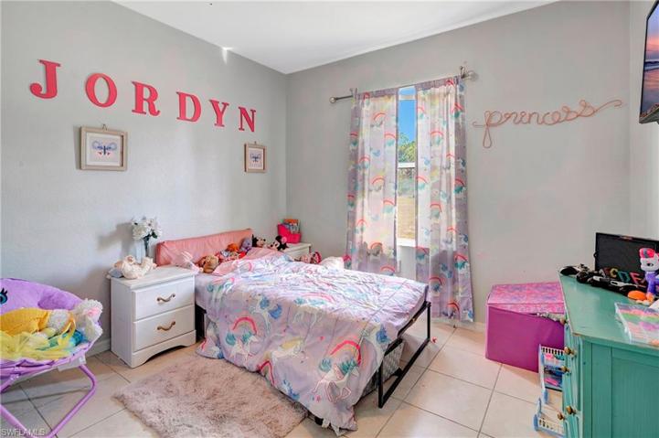 1565 Meadow RD, LEHIGH ACRES FL 33976