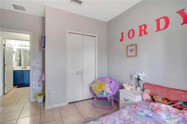 1565 Meadow RD, LEHIGH ACRES FL 33976