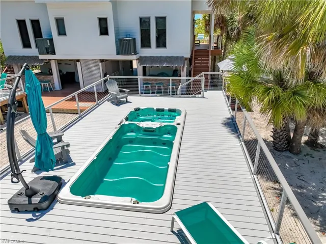 541  Gulf  LN, Upper Captiva, FL 33924