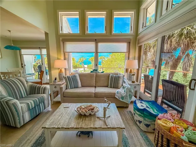 541  Gulf  LN, Upper Captiva, FL 33924