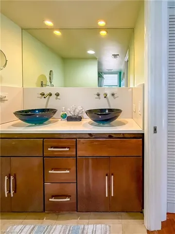 541  Gulf  LN, Upper Captiva, FL 33924