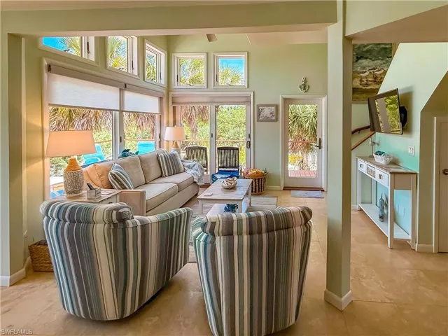 541  Gulf  LN, Upper Captiva, FL 33924