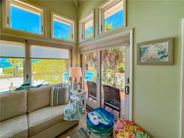 541  Gulf  LN, Upper Captiva, FL 33924