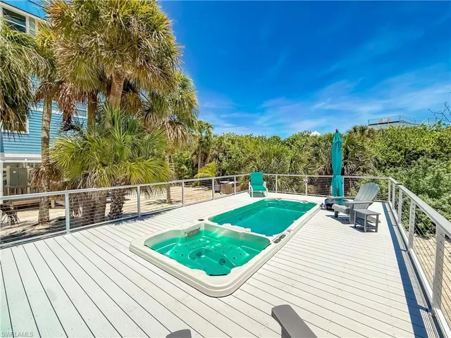 541  Gulf  LN, Upper Captiva, FL 33924