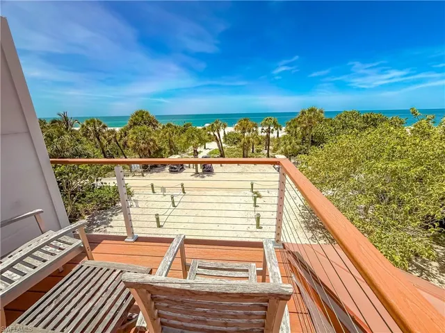 541  Gulf  LN, Upper Captiva, FL 33924