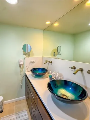 541  Gulf  LN, Upper Captiva, FL 33924