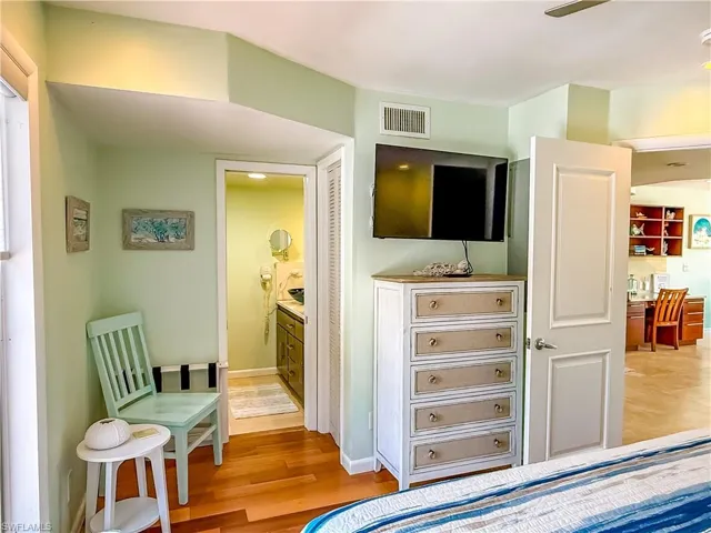 541  Gulf  LN, Upper Captiva, FL 33924