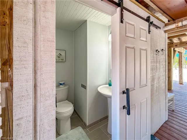 541  Gulf  LN, Upper Captiva, FL 33924