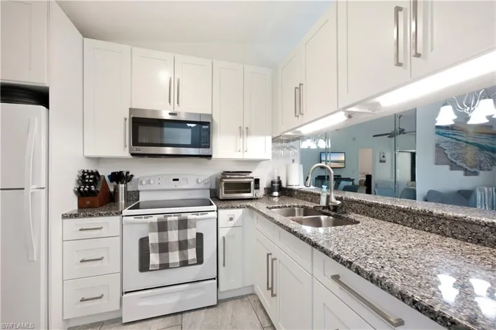 2041 Pine Isle Ln 2041, Naples, Florida 34112