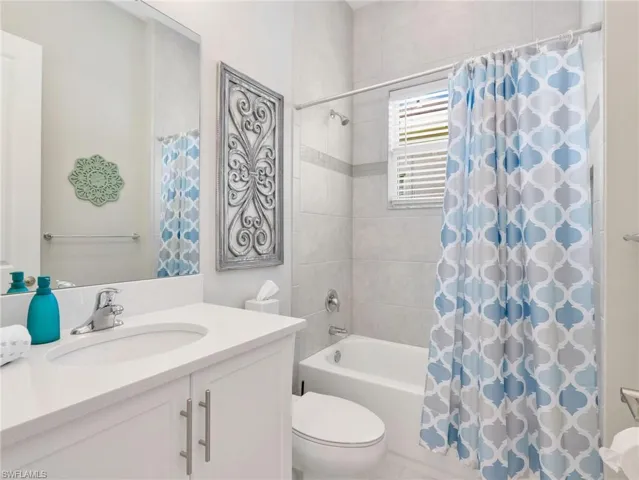 28510  Wharton  DR, Bonita Springs, FL 34135