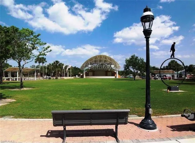 Riverside Park wher all the magic happens yearly events within walking distance from the house