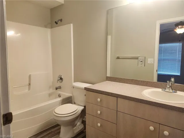 527 Hancock Bridge Pkwy, Cape Coral, Florida 33990