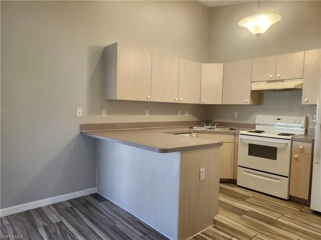 527 Hancock Bridge Pkwy, Cape Coral, Florida 33990