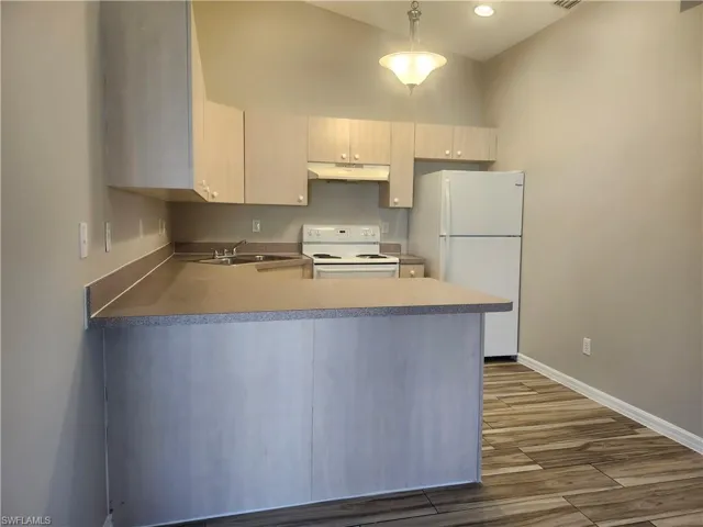 527 Hancock Bridge Pkwy, Cape Coral, Florida 33990