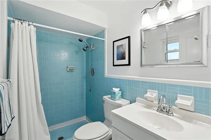Main Bedroom Bath