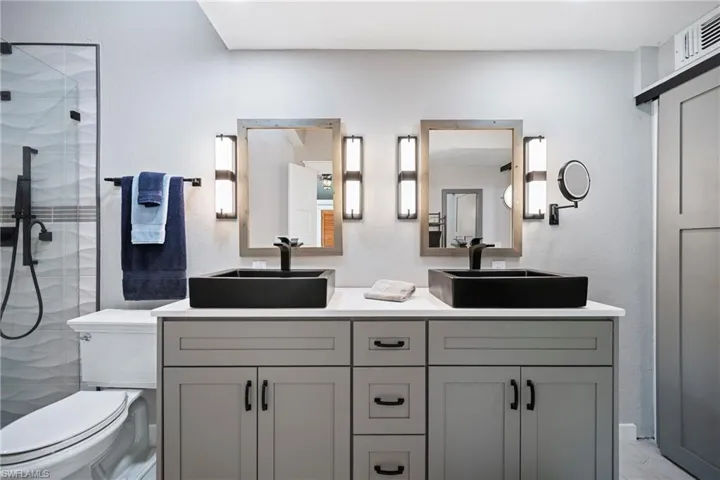 Fully renovated en suite