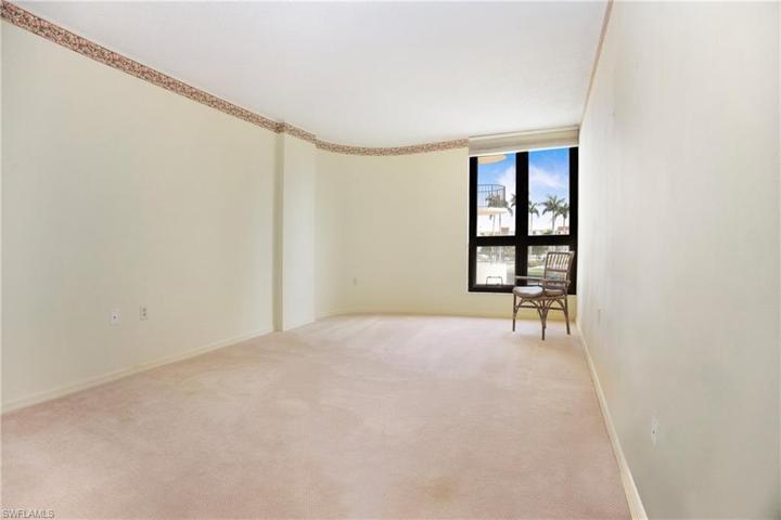 3115 Gulf Shore BLVD N # 104S, NAPLES FL 34103