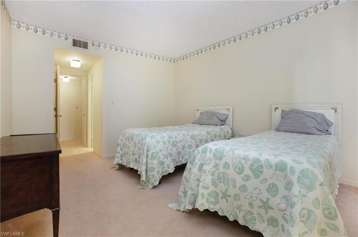 3115 Gulf Shore BLVD N # 104S, NAPLES FL 34103
