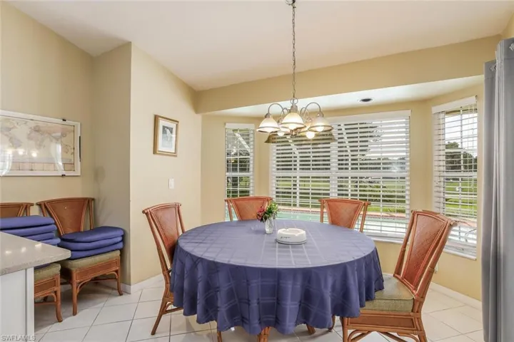 Breakfast nook!