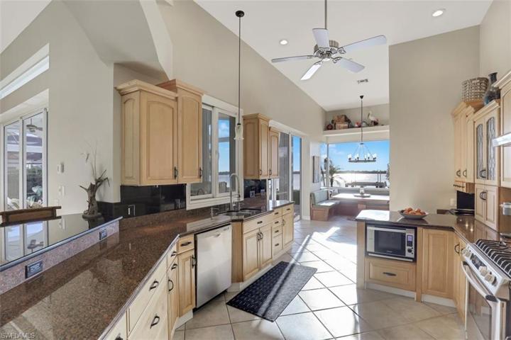 1076  Old Marco  LN, MARCO ISLAND, FL 34145