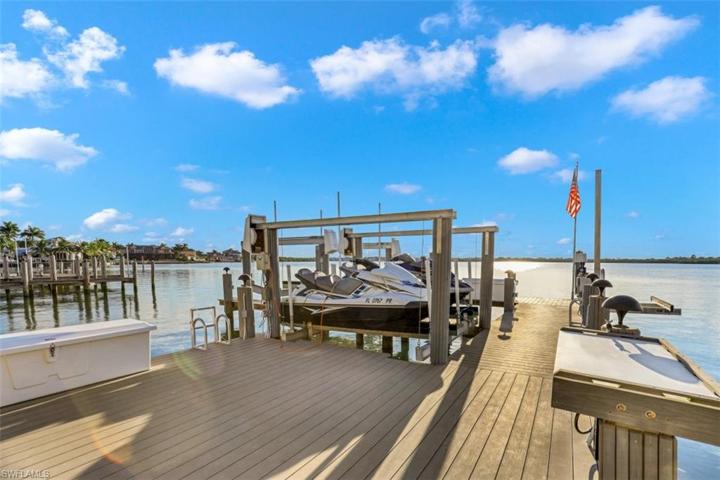 1076  Old Marco  LN, MARCO ISLAND, FL 34145
