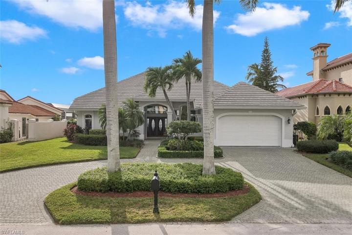 1076  Old Marco  LN, MARCO ISLAND, FL 34145