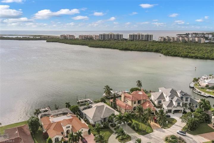 1076  Old Marco  LN, MARCO ISLAND, FL 34145