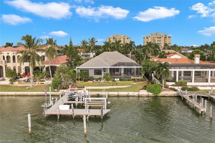1076  Old Marco  LN, MARCO ISLAND, FL 34145